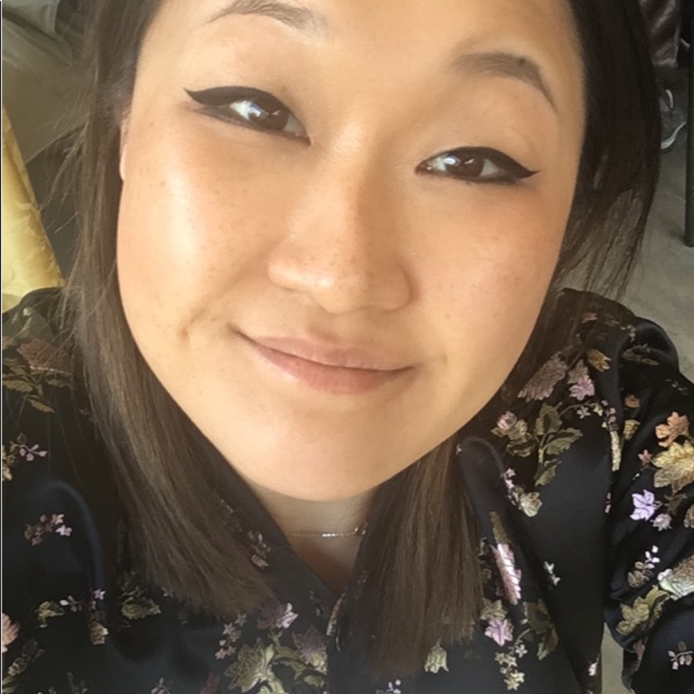 Meet your Posher, Lois